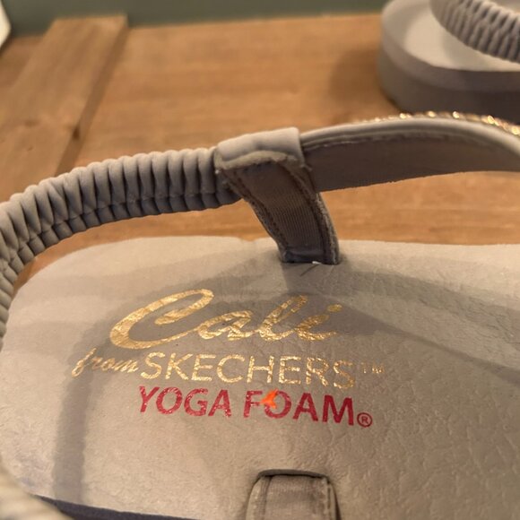 Cali from Skechers Womens Beige Yoga Foam Flip Flop Sandal Size 9 - Picture 6 of 8